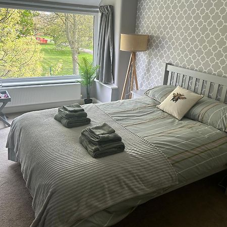 Lovely, Large Double Bedroom With Park View In Home Hazel Grove Exterior foto