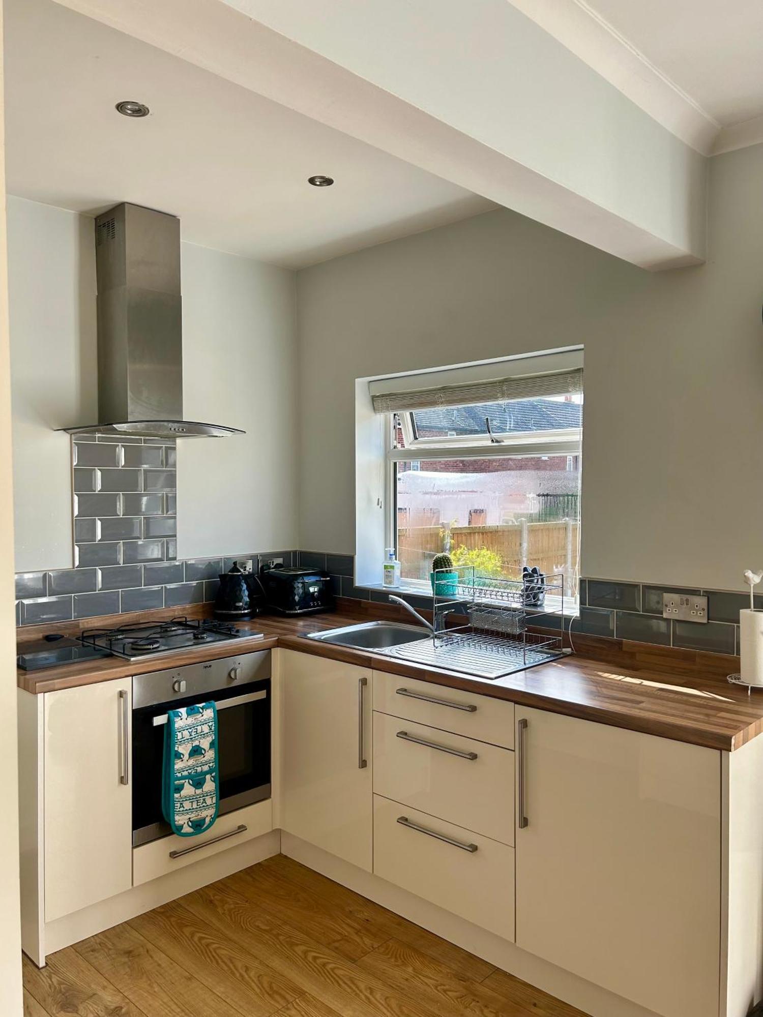 Lovely, Large Double Bedroom With Park View In Home Hazel Grove Exterior foto